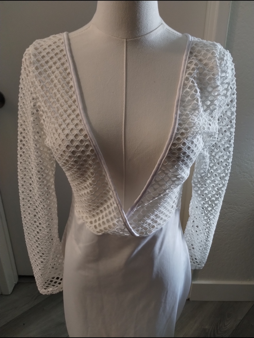Source Unknown White Mesh Long Sleeve Midi Dress